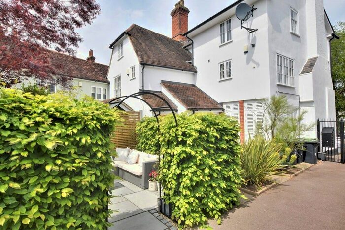 3 Bedroom Flat To Rent In Counting House Lane, Dunmow, CM6