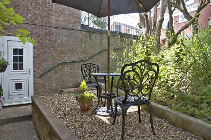 5 Bedroom Detached House For Sale In Florida Drive, Exeter, EX4