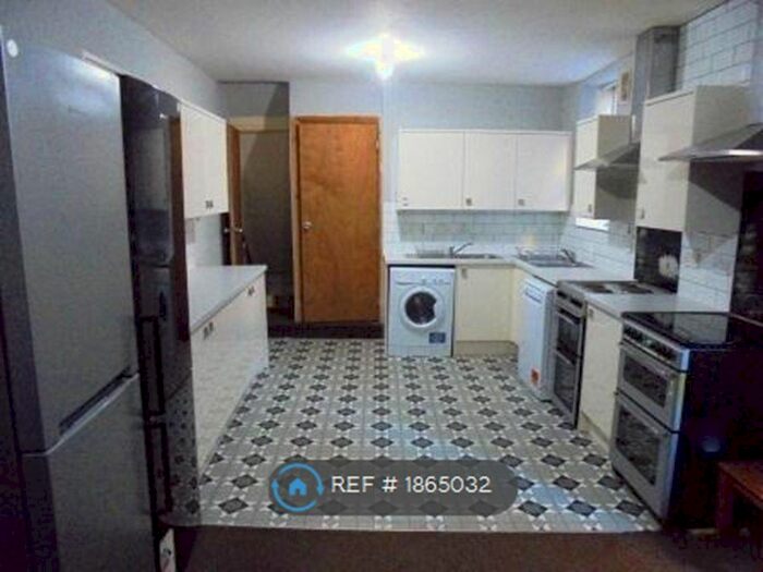 9 Bedroom Terraced House To Rent In Mauldeth Road, Manchester, M20