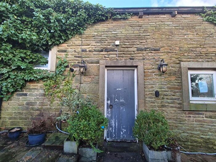 4 Bedroom Barn Conversion For Sale In Jagger Green, Holywell Green, Halifax, HX4