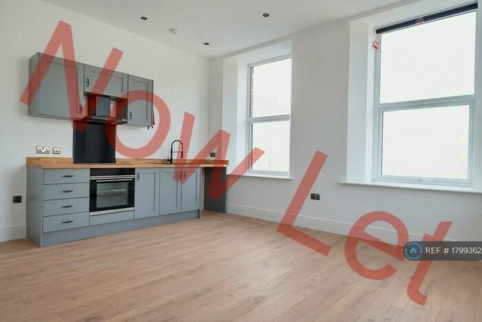 1 Bedroom Flat To Rent In Tudor House, Brighouse, HD6