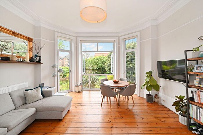 2 Bedroom Flat For Sale In Willesden Lane, London, NW6