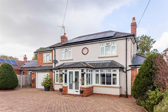 4 Bedroom Detached House For Sale In Church Lane, Garforth, Leeds, LS25