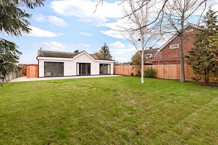 4 Bedroom Detached Bungalow For Sale In Hall End Road, Wootton, MK43