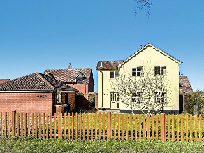 3 Bedroom Detached House For Sale In Half Moon Lane, Redgrave, IP22