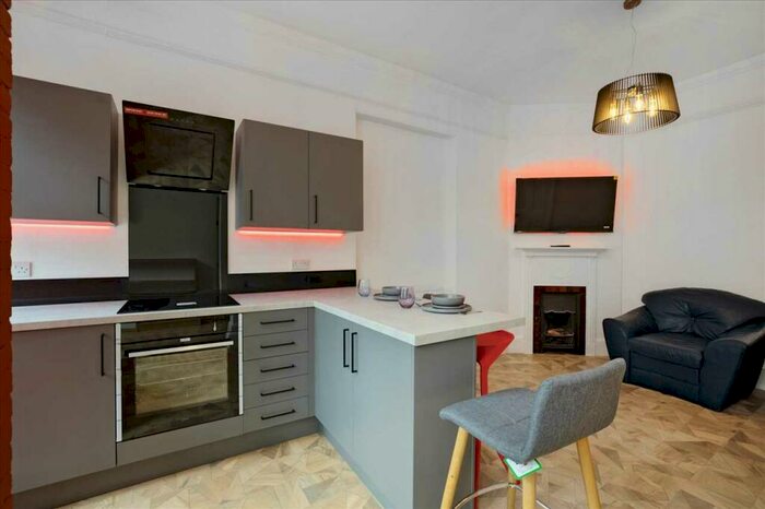 4 Bedroom Terraced House To Rent In North Road East, Plymouth, PL4