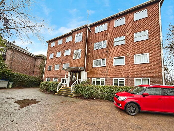2 Bedroom Flat For Sale In Oakley Road, Southampton, SO16