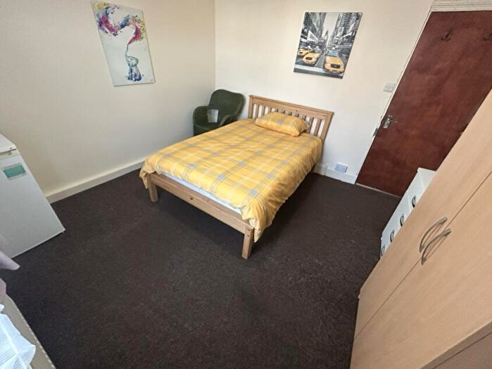 Terraced House To Rent In Bournemouth Road, Poole, Dorset, BH14