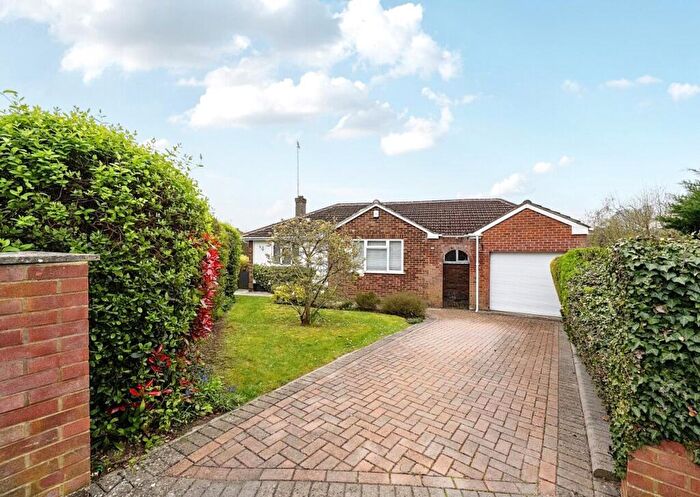 3 Bedroom Bungalow For Sale In Dell Road, Tilehurst, Reading, RG31