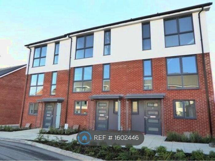 4 Bedroom Terraced House To Rent In Greenham Avenue, Reading, RG2