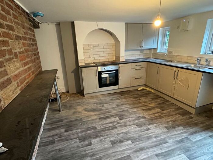 3 Bedroom Semi-Detached House To Rent In Manchester Road, Stocksbridge, S36