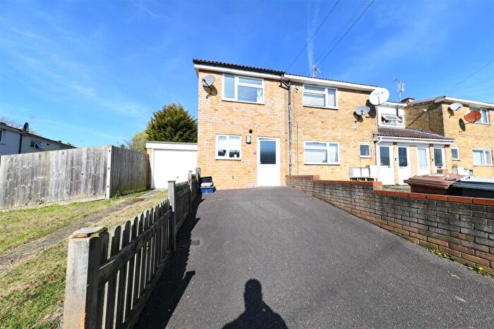 2 Bedroom End Of Terrace House To Rent In Leaves Spring, Stevenage, SG2