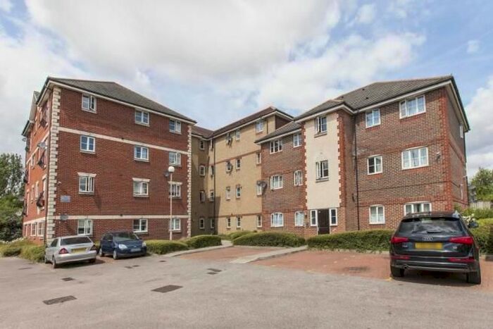 2 Bedroom Flat To Rent In Admiral Court, Stern Close, Barking, Essex IG11