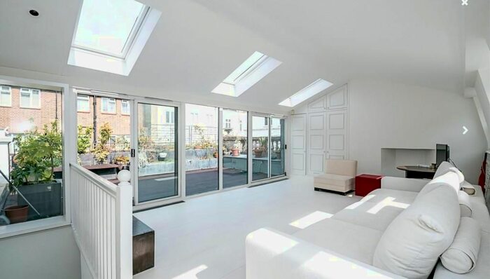 3 Bedroom Semi-Detached House To Rent In Sussex Mews West, Lancaster Gate, W2