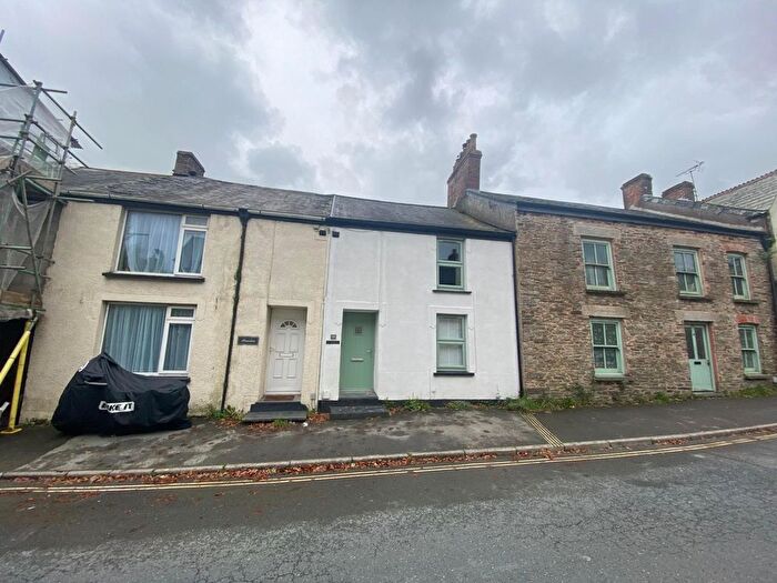 2 Bedroom Property To Rent In High Street, Camelford, PL32