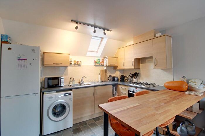 2 Bedroom Coach House For Sale In Piernik Close, Swindon, SN25