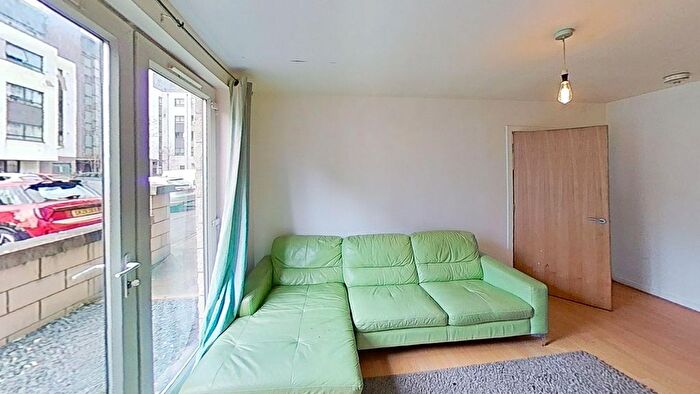 3 Bedroom Flat To Rent In Colonsay Close, Edinburgh, EH5