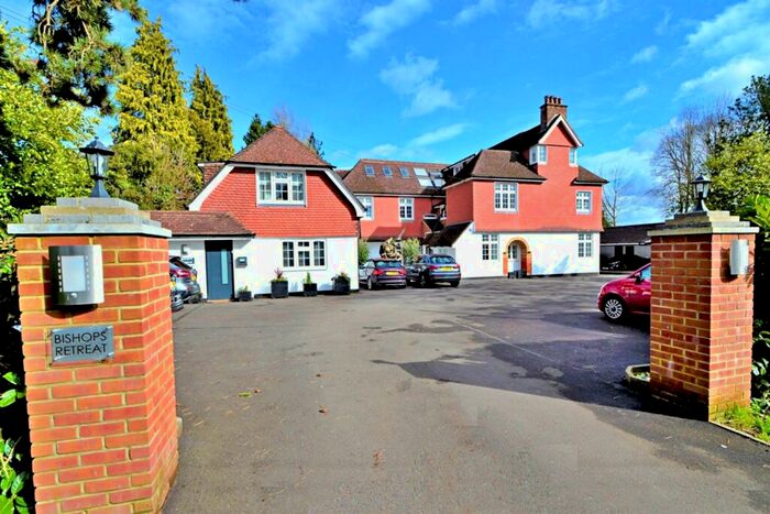 2 Bedroom Flat To Rent In Shawford, SO21