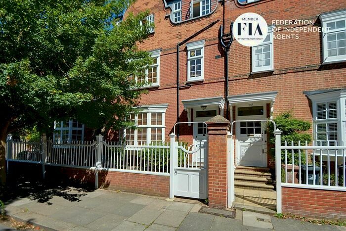 1 Bedroom Flat To Rent In Blenheim Road, London, W4