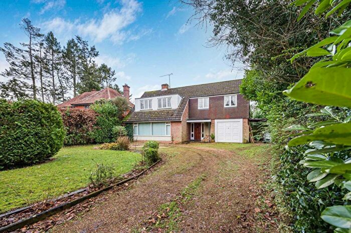 4 Bedroom Detached House For Sale In Greys Road, Henley-On-Thames, RG9
