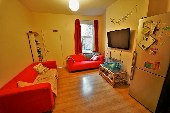 4 Bedroom House To Rent In Church Grove, Lenton, Nottingham, NG7