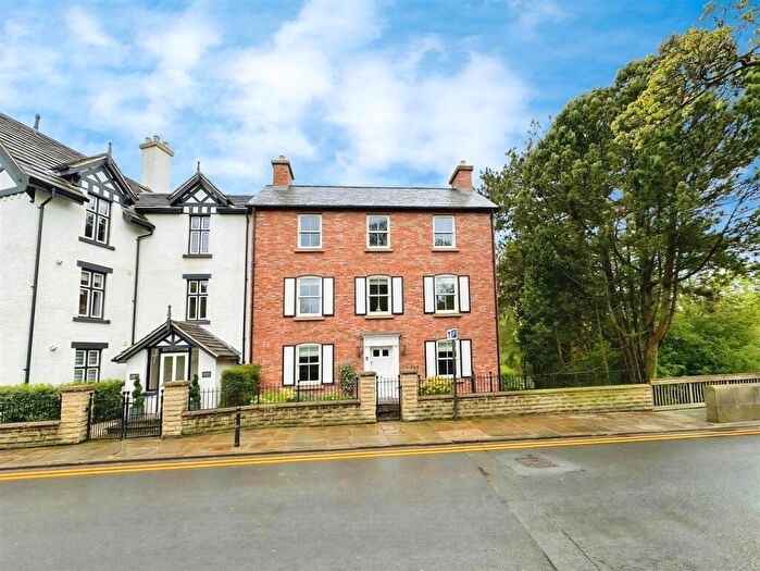 2 Bedroom Apartment For Sale In The Village, Prestbury, SK10