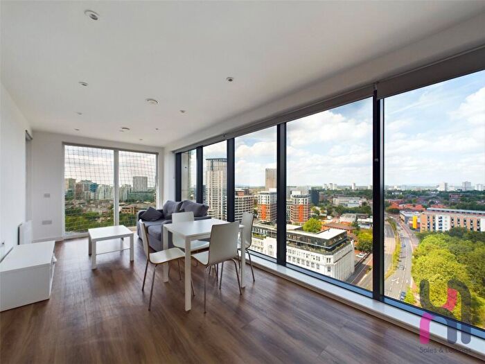 2 Bedroom Flat To Rent In The Gateway, Trafford Road, Salford, M5