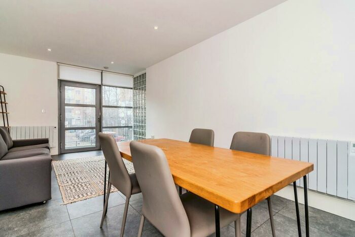 3 Bedroom Apartment To Rent In Whitworth Street West, Manchester, Greater Manchester, M1