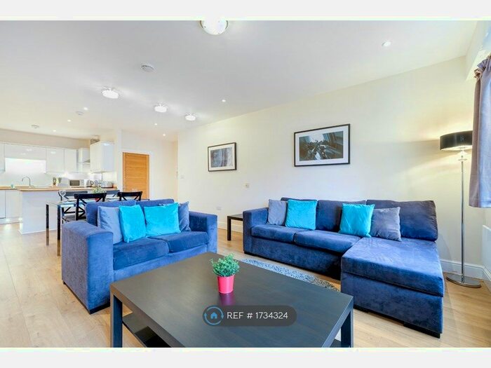 3 Bedroom Flat To Rent In Victoria House, Maidenhead, SL6