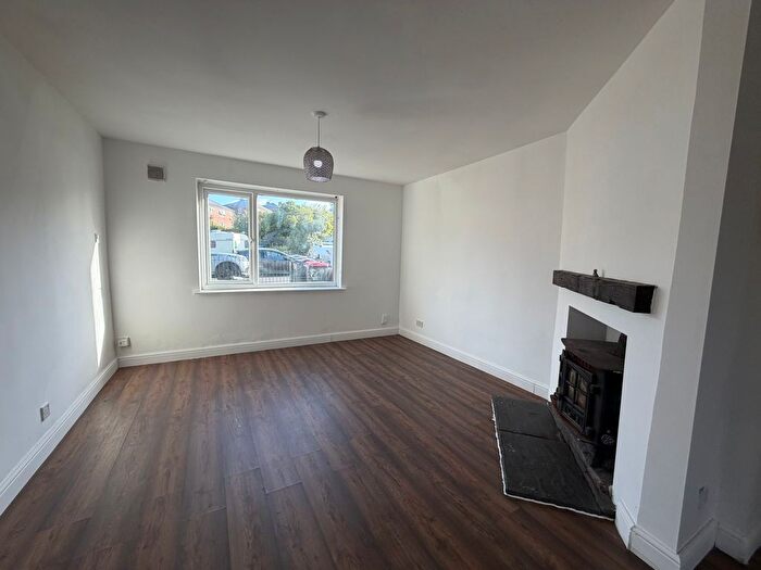 3 Bedroom Semi Detached House To Rent In Arundel Avenue, Rotherham, S65