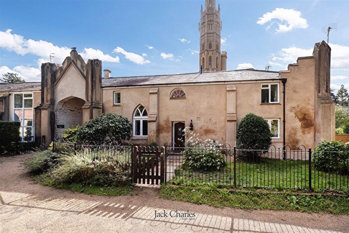 3 Bedroom Semi-Detached House For Sale In High Street, Hadlow, Tonbridge, TN11