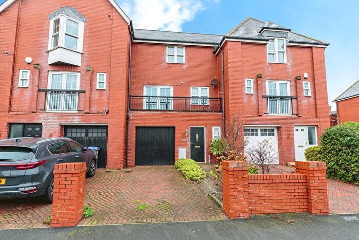 4 Bedroom Town House For Sale In Holmfield Road, Bispham, Blackpool, FY2