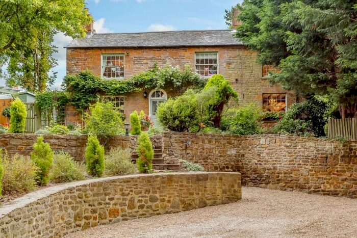 3 Bedroom Detached House To Rent In Woodford Road, Byfield, NN11