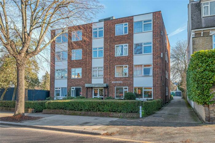 2 Bedroom Flat To Rent In Beaumaris, Brownlow Road, London, N11