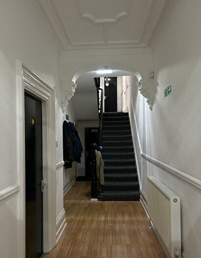 7 Bedroom Terraced House To Rent In Simonside Terrace, Newcastle Upon Tyne, NE6