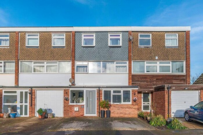 5 Bedroom Terraced House For Sale In Knighton Close, South Croydon, CR2