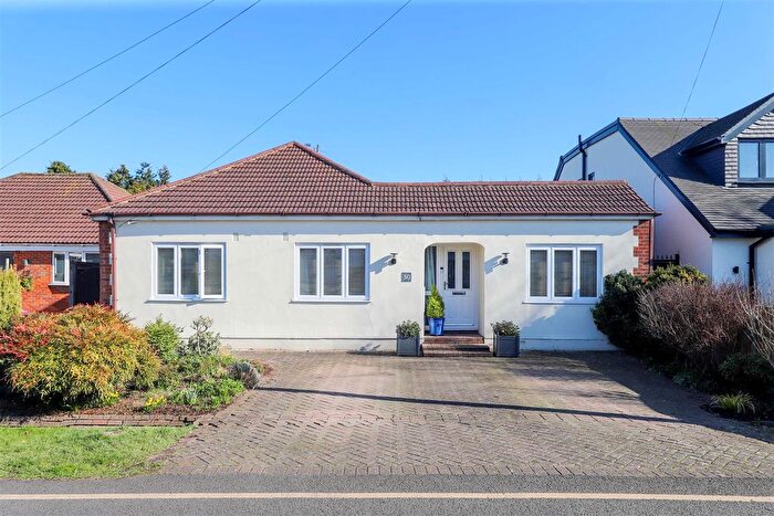 4 Bedroom Bungalow For Sale In Willow Crescent West, Denham, UB9