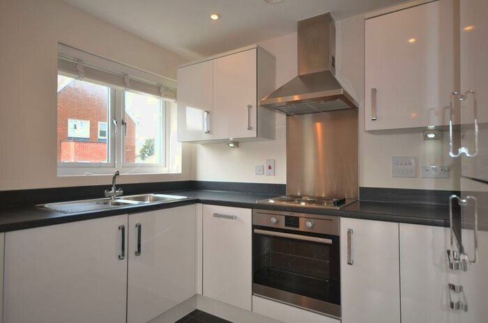 2 Bedroom Apartment To Rent In Outfield Crescent, Wokingham, RG40