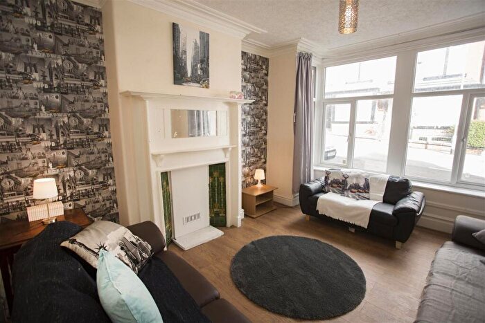 5 Bedroom Terraced House To Rent In Winston Gardens, Headingley, Leeds, LS6