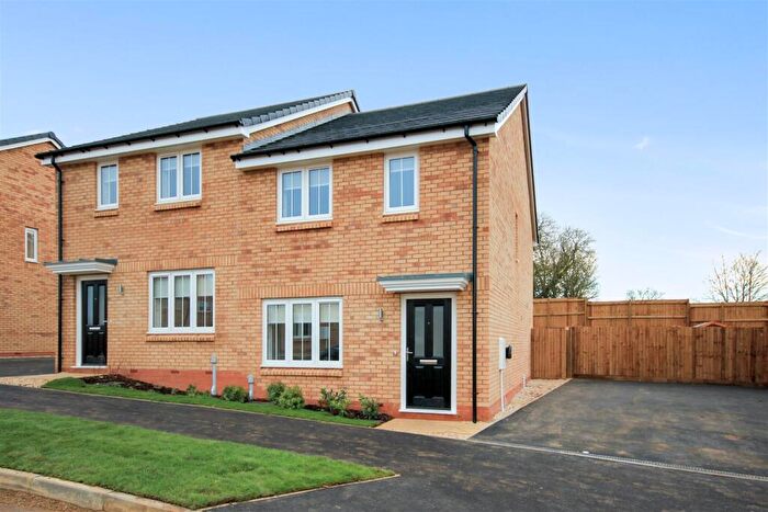 3 Bedroom Semi Detached House To Rent In Sickle Drive, Wellingborough, NN8