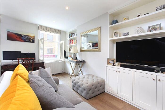 2 Bedroom Flat For Sale In Battersea High Street, Battersea Park, SW11