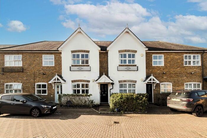 2 Bedroom Flat To Rent In Knights Place, Twickenham, TW2