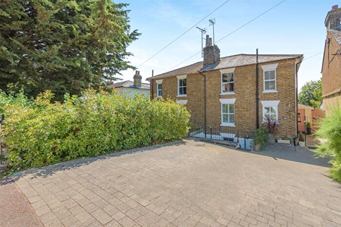 4 Bedroom Semi-Detached House For Sale In Lower Fant Road, Maidstone, ME16