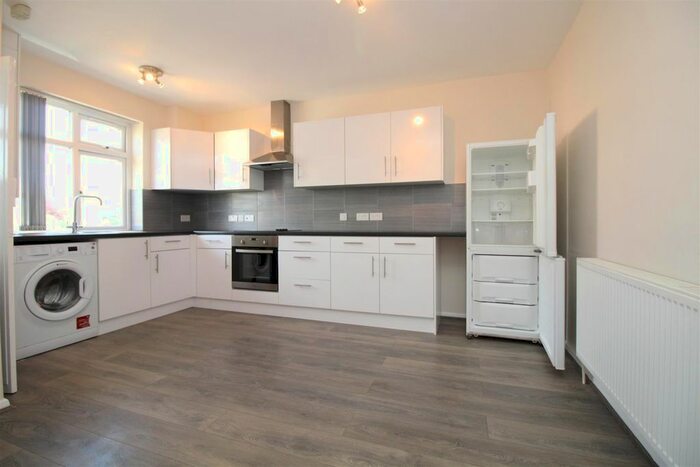 2 Bedroom Flat To Rent In Brockleyside, Stanmore HA7