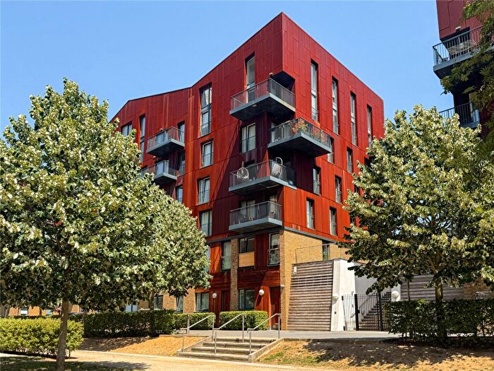 2 Bedroom Apartment For Sale In Whiting Way, Rotherhithe, SE16