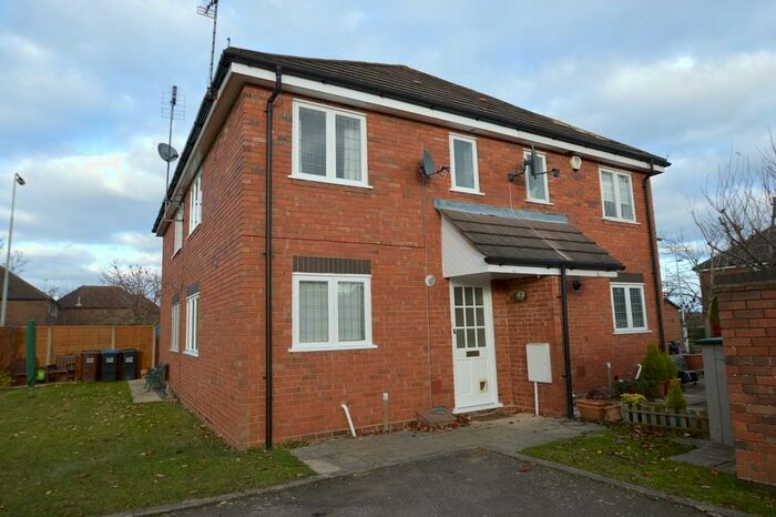 2 Bedroom End Of Terrace House To Rent In Stirling Way, Welwyn Garden City., AL7
