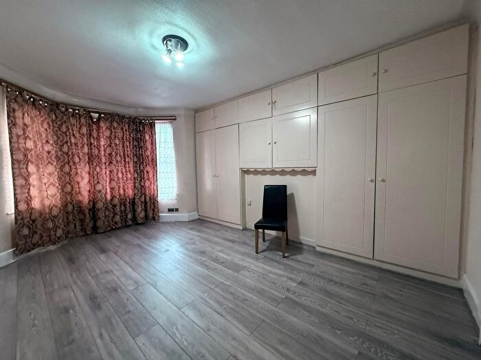 3 Bedroom Terraced House To Rent In Ilford, IG1