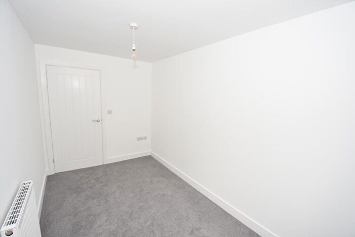 2 Bedroom Flat To Rent In Blenheim Walk, Corby, Northamptonshire, NN18