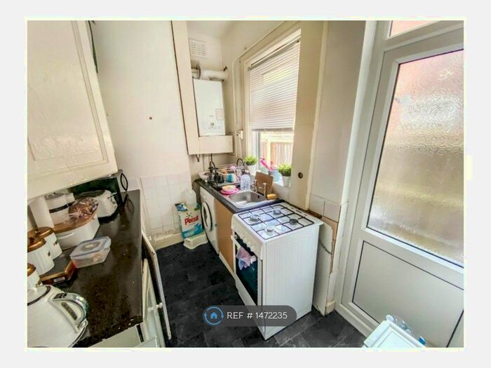 2 Bedroom End Of Terrace House To Rent In Beeton Road, Birmingham, B18