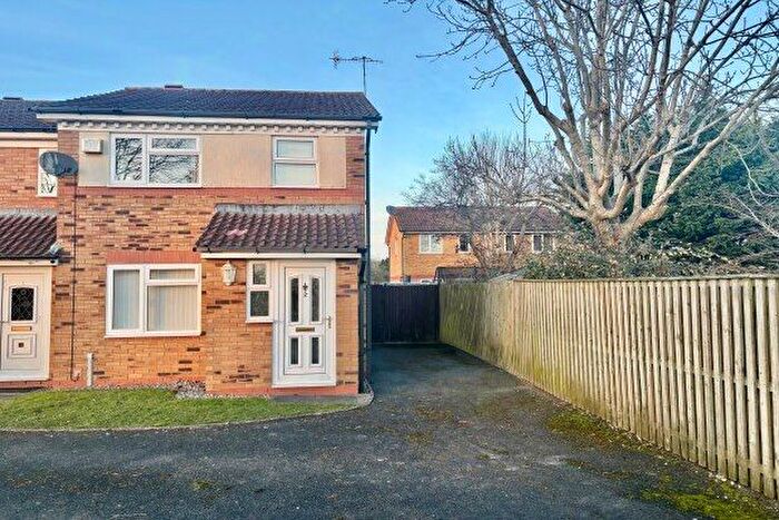 3 Bedroom Semi-Detached House To Rent In Larkspur Drive, Evesham, WR11
